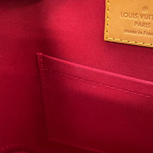 将图像加载到图库查看器中，LOUIS VUITTON Alma Pomme D'amourM91593 Monogram Vernis Leather Rayures Size BB
