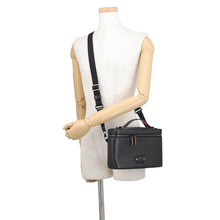 将图像加载到图库查看器中，Christian Louboutin Kipi pouch Black3185198 Leather
