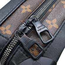 将图像加载到图库查看器中，LOUIS VUITTON Soft Trunk NoirM44478 Monogram / Solar Powered Ray Virgil Abloh
