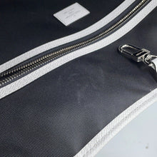 将图像加载到图库查看器中，LOUIS VUITTON Weekend Tote NM Taigarama WhiteM30919 Monogram Taiga Leather Size NM
