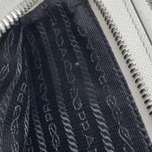 将图像加载到图库查看器中，PRADA Crossbody Bag White2VH156 Leather
