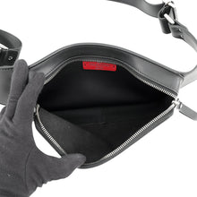 将图像加载到图库查看器中，Valentino Garavani VLTN Logo Crossbody Bag Black/WhiteVY2B0A10WJW Leather
