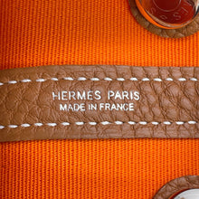 将图像加载到图库查看器中，HERMES Neo Garden Feu/Gold Toile Officier Negonda Leather Size 23
