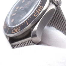 Load image into Gallery viewer, OMEGA Seamaster Diver300 Co-Axial Master Chronometer 007 W42mm TI Brown Dial210.90.42.20.01.001
