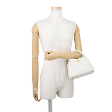 Load image into Gallery viewer, LOUIS VUITTON Capucines WhiteM23718 Taurillon Leather Size MINI

