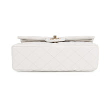 Load image into Gallery viewer, CHANEL Matelasse W Flap ChainShoulder Bag WhiteA01113 Caviar Leather Size 23
