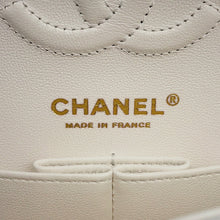 Load image into Gallery viewer, CHANEL Matelasse W Flap ChainShoulder Bag WhiteA01113 Caviar Leather Size 23

