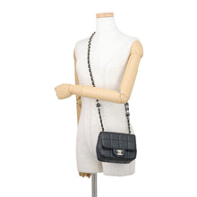 将图像加载到图库查看器中，CHANEL Chocolate Bar Mini Flap Chain Shoulder Bag BlackAS3744 Lambskin Size Mini
