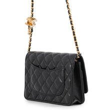 将图像加载到图库查看器中，CHANEL CC Logo Chain Wallet BlackAP3938 Shiny Lambskin/Enamel
