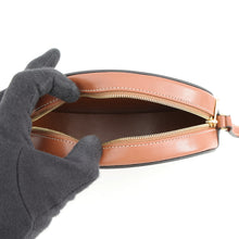 将图像加载到图库查看器中，CELINE Triomphe Oval Shoulder Bag Tan101703DPQ Calf Leather
