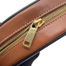 将图像加载到图库查看器中，CELINE Triomphe Oval Shoulder Bag Tan101703DPQ Calf Leather
