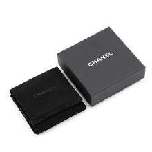将图像加载到图库查看器中，CHANEL Camellia BroochABF233 Metal Rhinestone Faux Pearl

