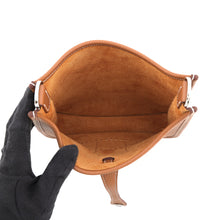 Load image into Gallery viewer, HERMES Evelyne3 Gold Taurillon Clemence Size 23
