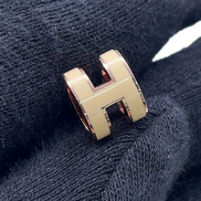将图像加载到图库查看器中，HERMES Pop Ash Earrings Size Mini Beige Lacquer Gold Plated
