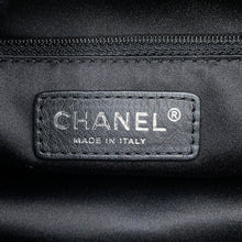 Load image into Gallery viewer, CHANEL Matelasse CC Logo Shoulder Bag Black Caviar Leather
