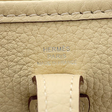 Load image into Gallery viewer, HERMES Evelyne Shorts Amazon Vanille Taurillon Clemence Size TPM
