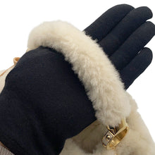 Load image into Gallery viewer, LOUIS VUITTON Capsnow Capucines CreamM26324 Shearling
