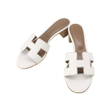 Load image into Gallery viewer, HERMES Oazis Sandals White Calf Leather Size 36
