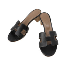 Load image into Gallery viewer, HERMES Oazis Sandals Black Calf Leather Size 36

