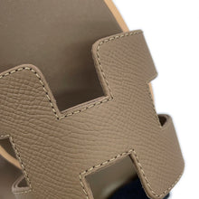 Load image into Gallery viewer, HERMES Oran Sandals Etoupe Epsom Size 35H
