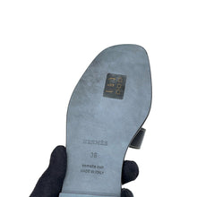 Load image into Gallery viewer, HERMES Oran Sandals Black Box Calf Leather Size 36
