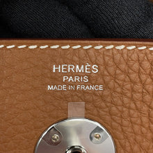Load image into Gallery viewer, HERMES Lindy Gold Taurillon Clemence Size 26
