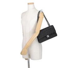 Load image into Gallery viewer, CHANEL Matelasse W Flap ChainShoulder Bag BlackA01112 Caviar Leather Size 25
