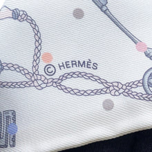 Load image into Gallery viewer, HERMES Twilly Les Cles a Pois Blanc/Gris Acier/Multicolor Silk100%
