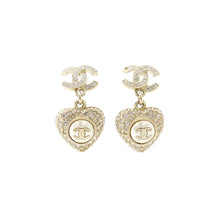 将图像加载到图库查看器中，CHANEL CC Logo Heart Motif EarringsAB9398 Metal Rhinestone Faux Pearl
