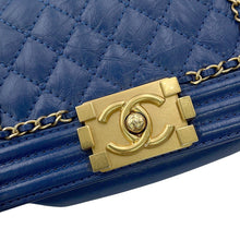 将图像加载到图库查看器中，CHANEL Boy Chanel ChainShoulder Bag BlueA67085 Aged Calf Leather Size Small
