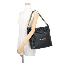 将图像加载到图库查看器中，CHANEL CHANEL 22 BlackAS3260 shiny calf Size Small
