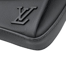 将图像加载到图库查看器中，LOUIS VUITTON LV Aerogram Pilot Wearable Wallet NoirM83563 Leather LV Aerogram
