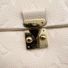将图像加载到图库查看器中，LOUIS VUITTON Nano Madeleine claimM12145 Monogram Empreinte Leather
