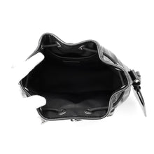 Load image into Gallery viewer, LOUIS VUITTON Noe Cargo NoirM13985 Calf Leather
