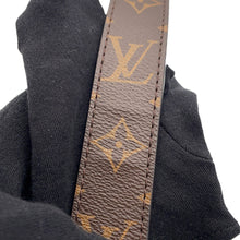 Load image into Gallery viewer, LOUIS VUITTON Alma BlancM51904 Monogram Vernis Leather Monogram Size BB

