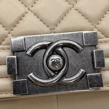Load image into Gallery viewer, CHANEL Boy Chanel ChainShoulder BeigeA67086 Lambskin Size 25
