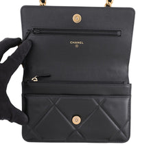 将图像加载到图库查看器中，CHANEL CHANEL19 Chain wallet BlackAS3267 Shiny Lambskin
