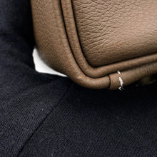 Load image into Gallery viewer, HERMES Kelly Retourne Etoupe Evercolor Size 28
