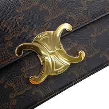 将图像加载到图库查看器中，CELINE Triomphe ChainShoulder Bag Tan197992DQW 04LU PVC
