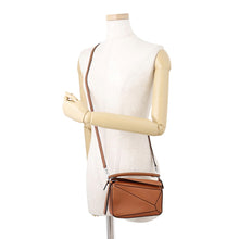 将图像加载到图库查看器中，LOEWE Puzzle Bag 2-Way Handbag Tan322.30.U95 2530 Calf Leather Size Mini
