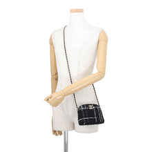 将图像加载到图库查看器中，CHANEL Chain Shoulder Bag Year Gift Black/White Tweed Size Mini
