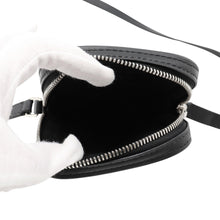 将图像加载到图库查看器中，LOUIS VUITTON Danube LV Circle NoirM55120 Epi Leather Size PM
