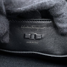 将图像加载到图库查看器中，Ferragamo VIVA Bow Chain Tote Black210904 745114 Leather
