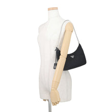 将图像加载到图库查看器中，PRADA Re-Edition 2005 Shoulder Black1BH204 Nylon
