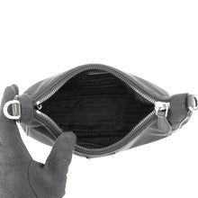 将图像加载到图库查看器中，PRADA Re-Edition 2005 Shoulder Black1BH204 Nylon
