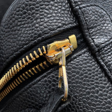 将图像加载到图库查看器中，CHANEL CC Logo Vertical Vanity BlackA01998 Caviar Leather
