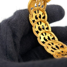 将图像加载到图库查看器中，CHANEL CC Logo Bracelet Gold Metal
