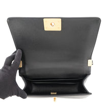 将图像加载到图库查看器中，CHANEL Boy Chanel 25 Chain Shoulder Bag BlackA67086 Caviar Leather
