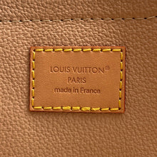 Load image into Gallery viewer, LOUIS VUITTON Toiletries/Bag BeigeM11750 Monogram
