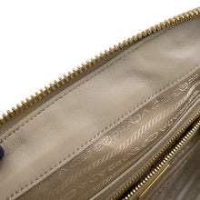 将图像加载到图库查看器中，PRADA Re-Edition 1978 Shoulder Medium Beige/White1BB115 Nylon Leather

